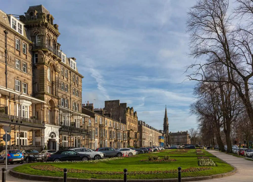 harrogate green and buildings